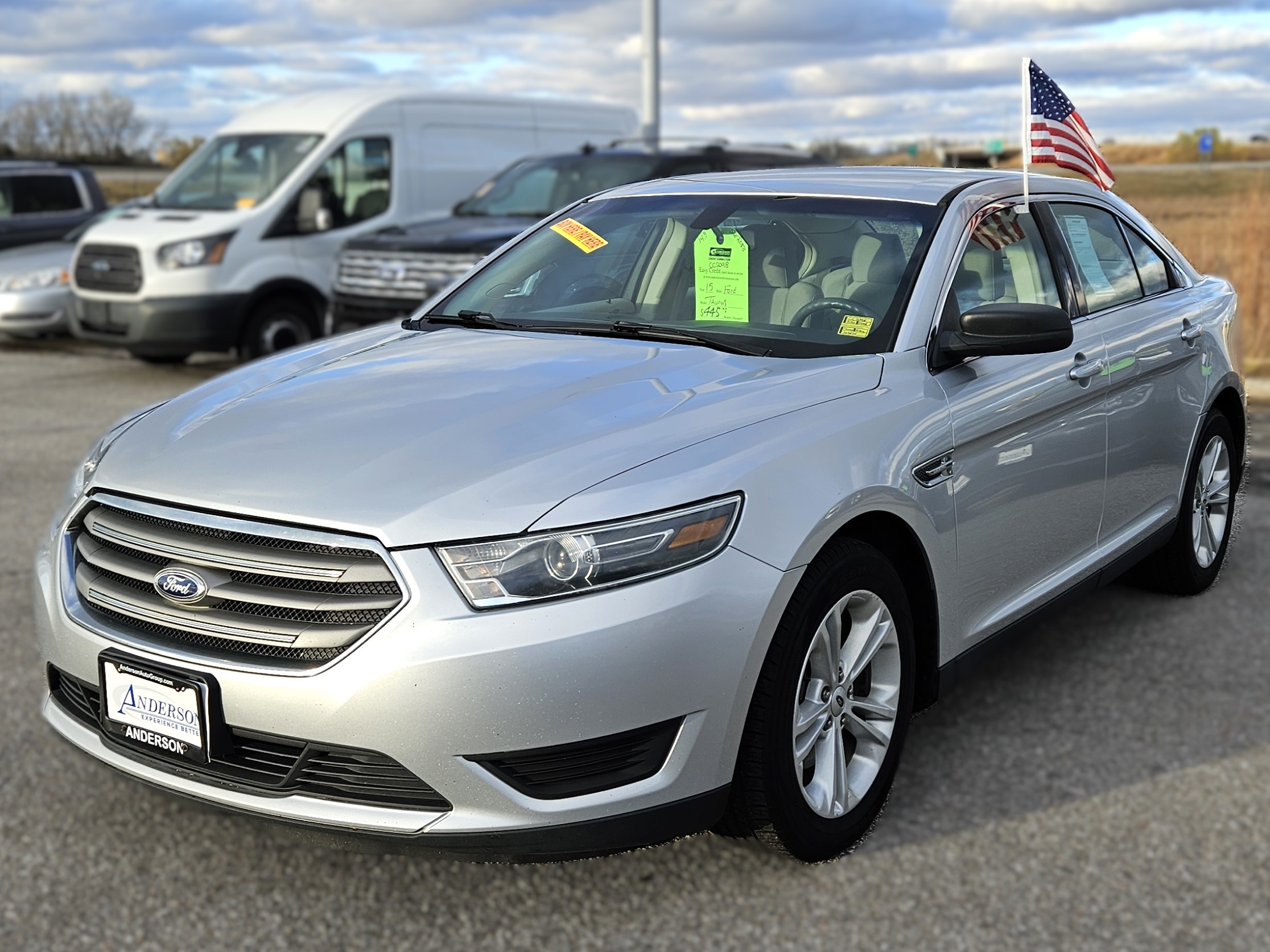 Used 2015 Ford Taurus SE Sedan for sale in 